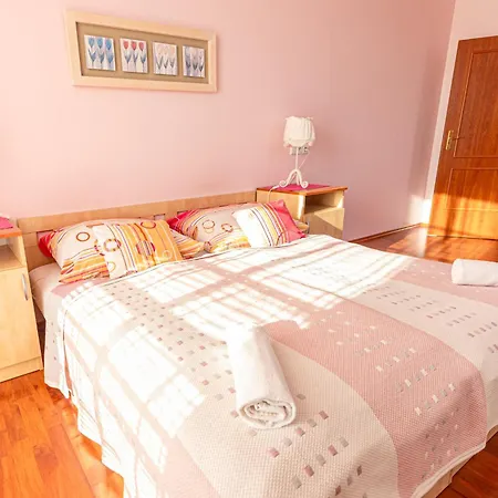 Delnicky Dum V Odrach